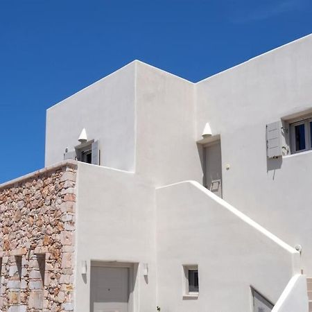 In The Heart Of Fira & Free Pool - Nychteri Suite Exterior foto